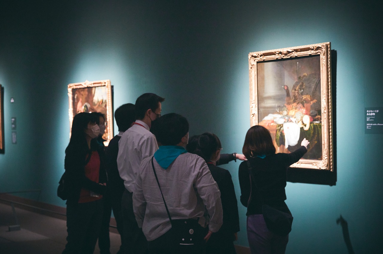 好きな時に絵画鑑賞、あなた一人だけの美術館 アート鑑賞の楽しみ方：初心者でも楽しめる美術館の回り方 - 太陽と